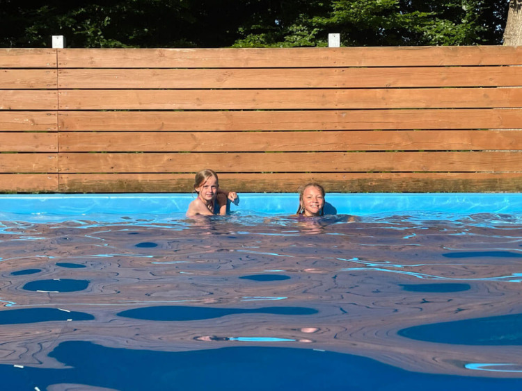 EJE-Freizeiten - Sommerfreizeit im Pool